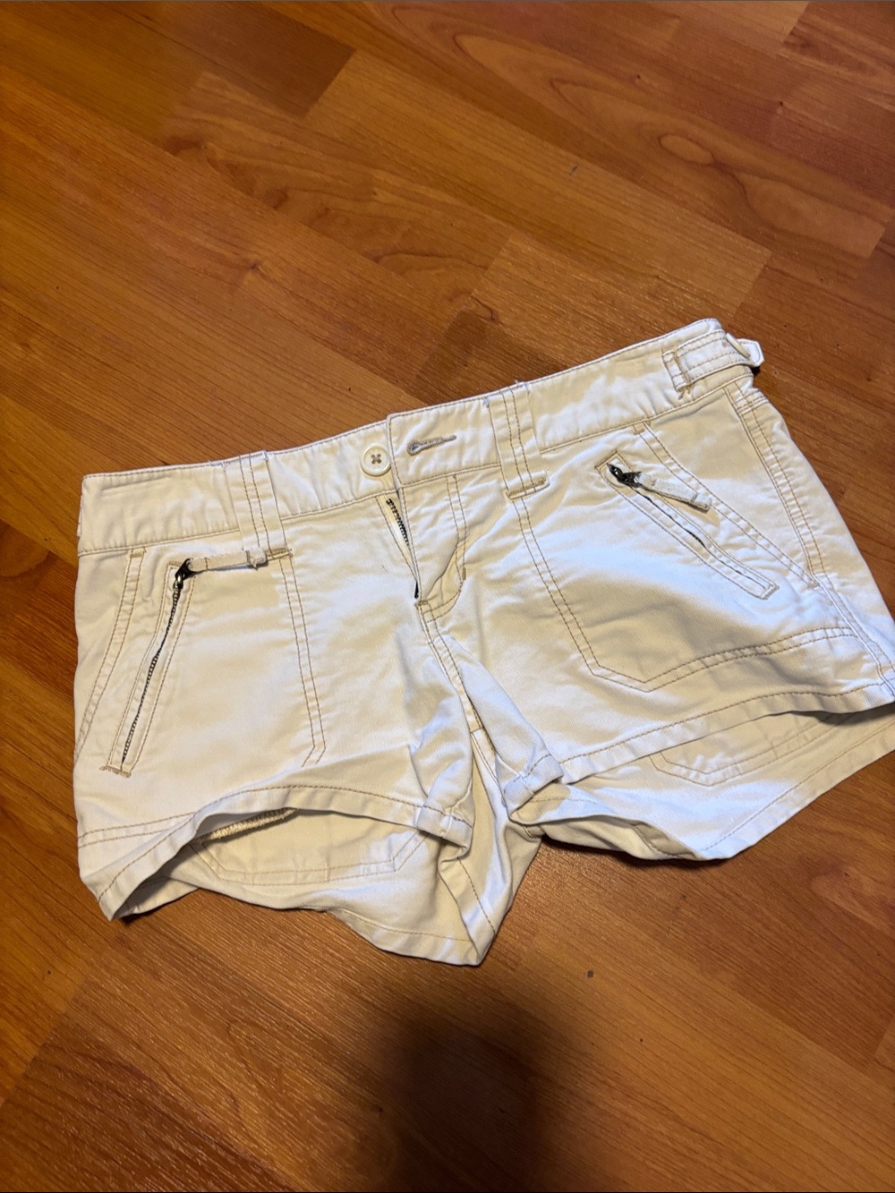Aeropostale Women's tan Zip-Pocket Shorts